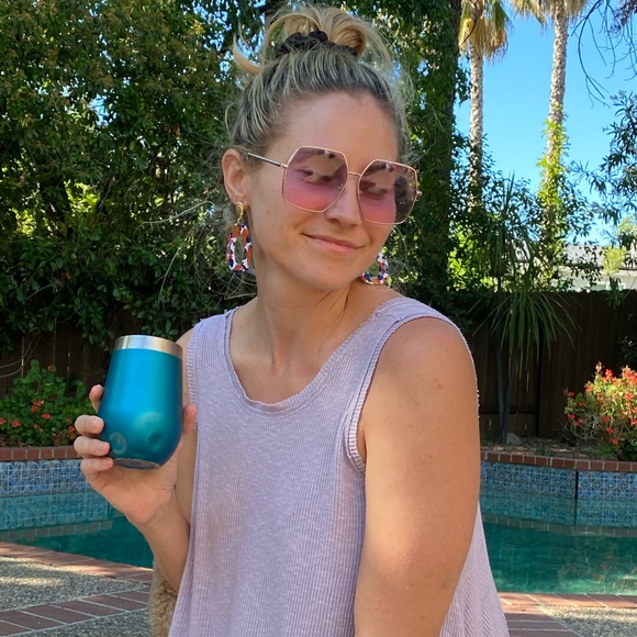 Meet your Posher, Olivia - Picture 5 of 16